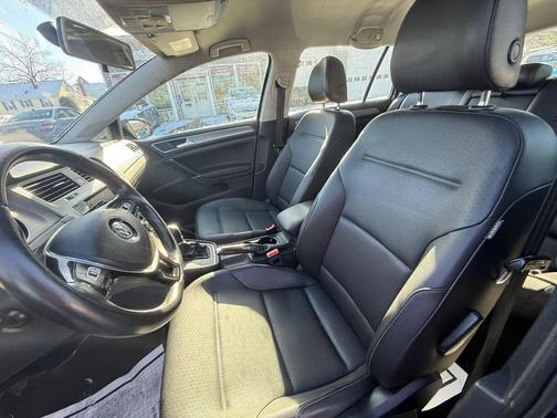 2015 Volkswagen Golf SportWagen TDI S 4-Door