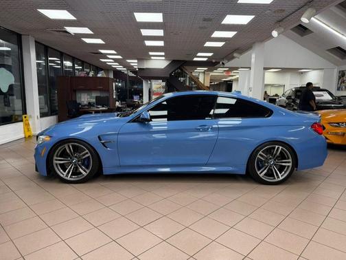 Yas Marina Blue Metallic 2015 BMW M4 Base