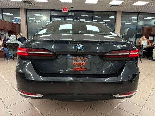 2025 BMW 530 i xDrive