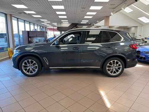 Arctic Grey Metallic 2022 BMW X5 xDrive40i