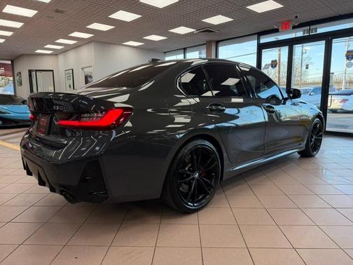 2023 BMW 330 i xDrive