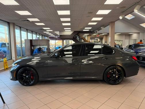 2023 BMW 330 i xDrive