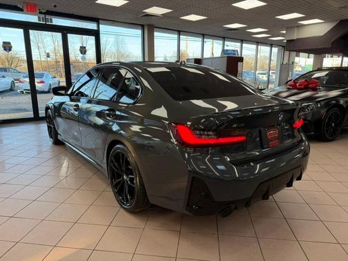 2023 BMW 330 i xDrive