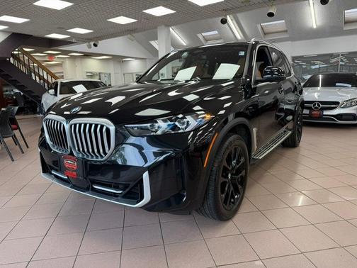 Black Sapphire Metallic 2026 BMW X5 xDrive40i Sports Activity Vehicle
