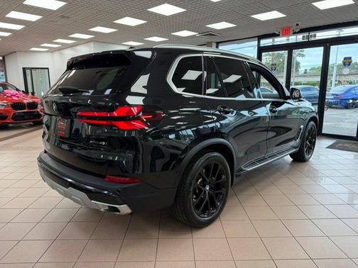 Black Sapphire Metallic 2026 BMW X5 xDrive40i
