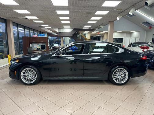 2024 BMW 530 530i xDrive Sedan