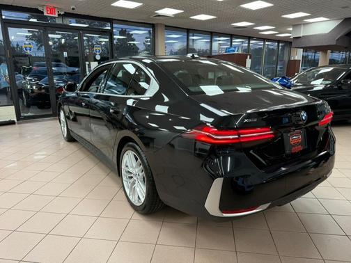 2024 BMW 530 530i xDrive Sedan