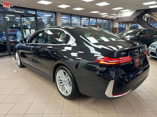 2024 BMW 530 530i xDrive Sedan