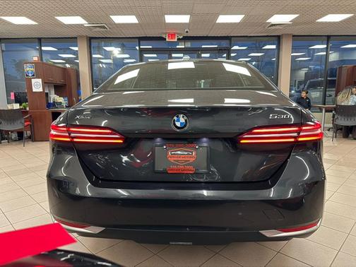 2025 BMW 530 i xDrive