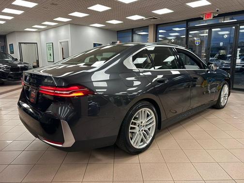 2025 BMW 530 i xDrive