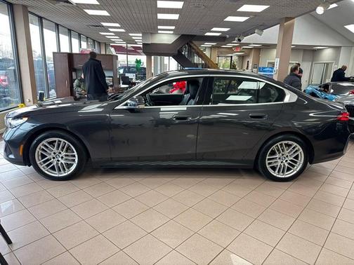 Dark Graphite Metallic 2024 BMW 530 530i xDrive Sedan