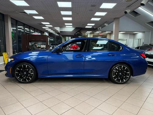 2025 BMW 330 i xDrive