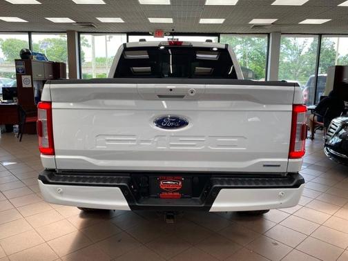 Oxford White 2022 Ford F-150 Lariat
