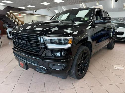 Diamond Black Crystal Pearlcoat 2023 RAM 1500 Laramie