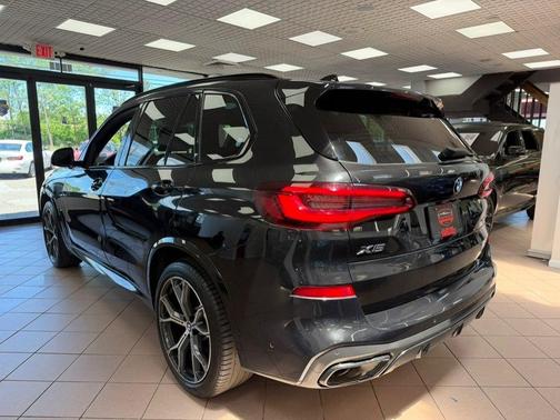 Black Sapphire Metallic 2022 BMW X5 xDrive40i Sports Activity Vehicle