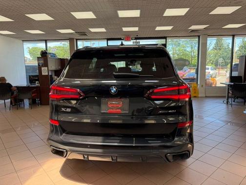 Black Sapphire Metallic 2022 BMW X5 xDrive40i Sports Activity Vehicle