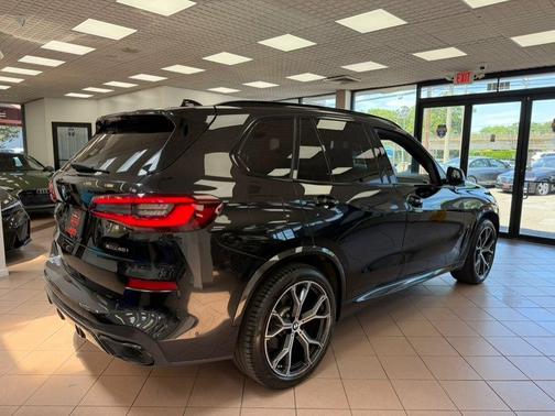Black Sapphire Metallic 2022 BMW X5 xDrive40i Sports Activity Vehicle