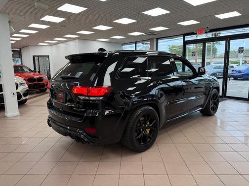 Diamond Black Crystal Pearl 2021 Jeep Grand Cherokee Trackhawk