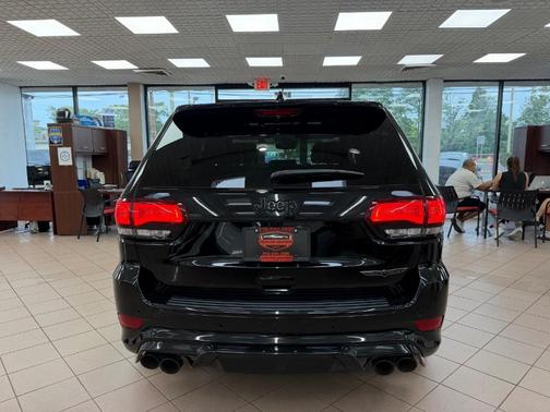 Diamond Black Crystal Pearl 2021 Jeep Grand Cherokee Trackhawk