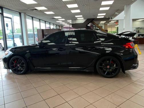 Crystal Black Pearl 2025 Honda Civic Type R Manual