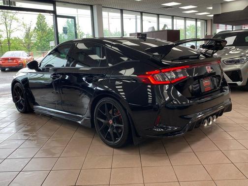 Crystal Black Pearl 2025 Honda Civic Type R Manual
