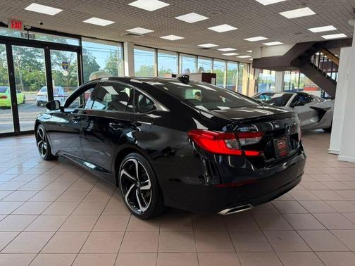 Crystal Black Pearl 2022 Honda Accord Sport 1.5T