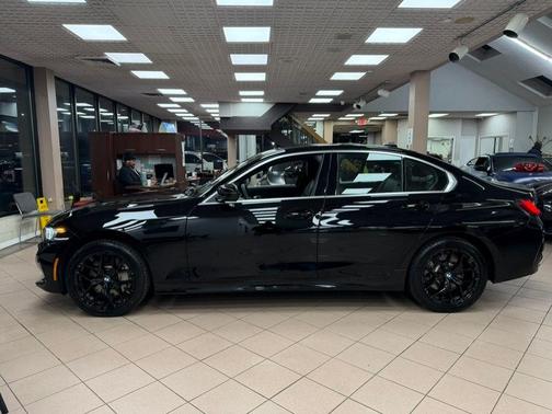 2025 BMW 330 i xDrive