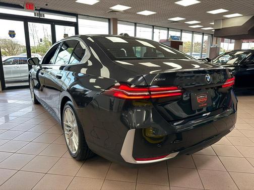 2025 BMW 530 i xDrive