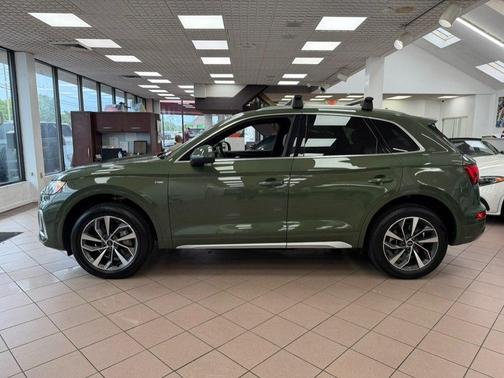 Green 2024 Audi Q5 45 S line Premium Plus