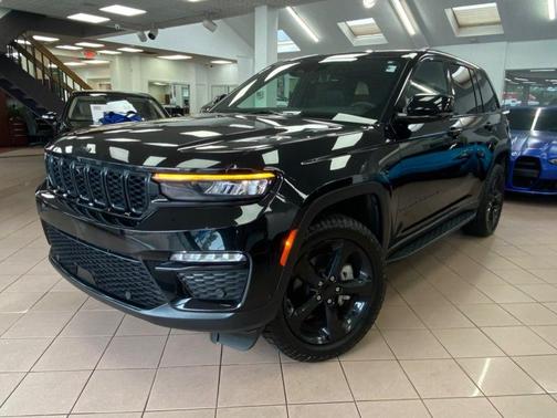 Diamond Black Crystal Pearl 2024 Jeep Grand Cherokee Limited