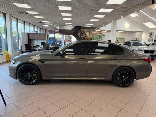 Alvite Grey Metallic 2021 BMW M5 Base