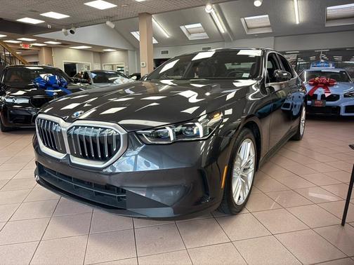 Dark Graphite Metallic 2024 BMW 530 530i xDrive Sedan