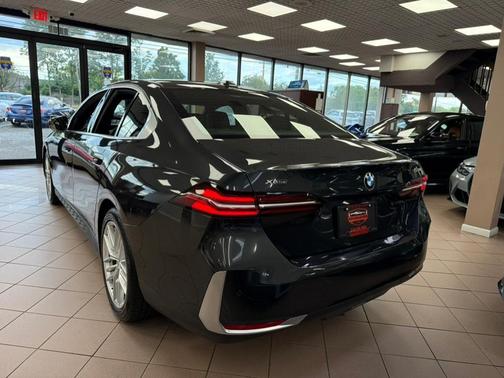 Dark Graphite Metallic 2024 BMW 530 530i xDrive Sedan
