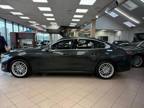 Dark Graphite Metallic 2024 BMW 530 530i xDrive Sedan
