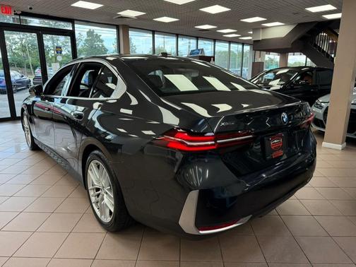 Dark Graphite Metallic 2024 BMW 530 530i xDrive Sedan