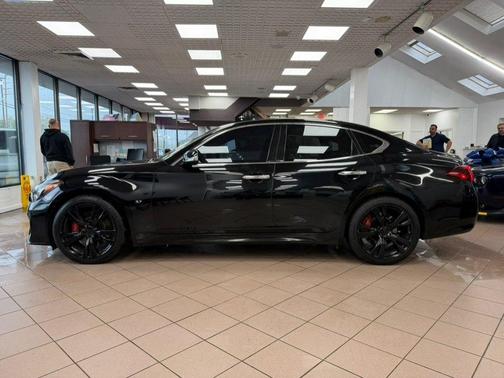 Black Obsidian 2017 INFINITI Q70 3.7X