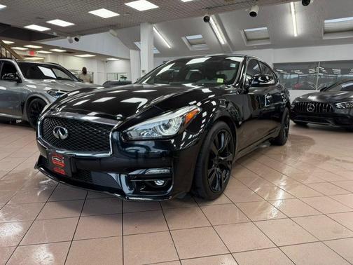 Black Obsidian 2017 INFINITI Q70 3.7X