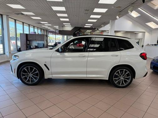 Alpine White 2022 BMW X3 M40i