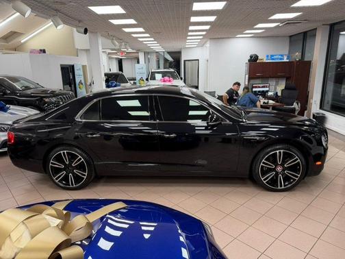 Black 2016 Bentley Flying Spur 4dr Sdn V8