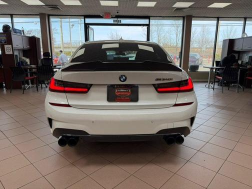 Mineral White Metallic 2022 BMW M340 i xDrive