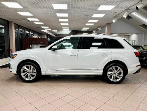 2021 Audi Q7 55 Premium Plus