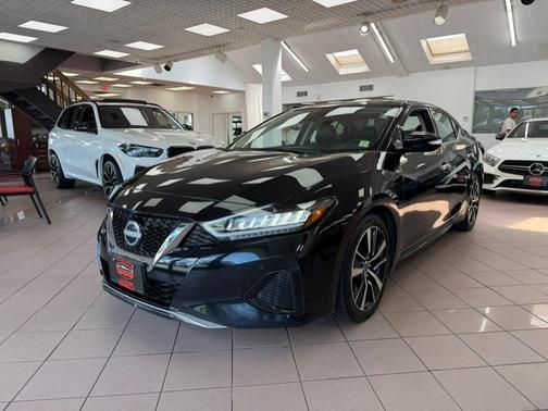 Super Black 2023 Nissan Maxima SL Sedan