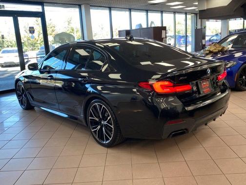 Black Sapphire Metallic 2022 BMW M550 i xDrive