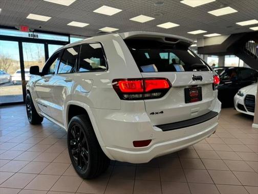 2022 Jeep Grand Cherokee Laredo
