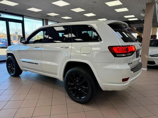 2022 Jeep Grand Cherokee Laredo
