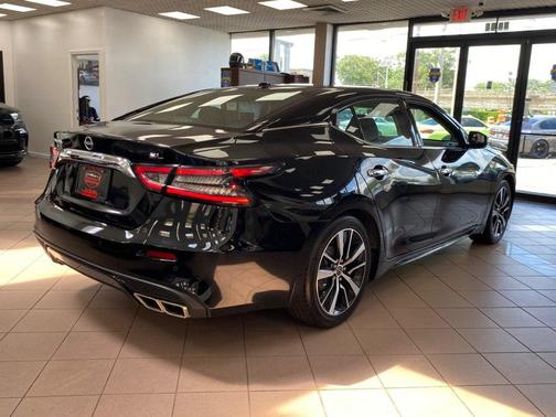 Super Black 2023 Nissan Maxima SL Sedan