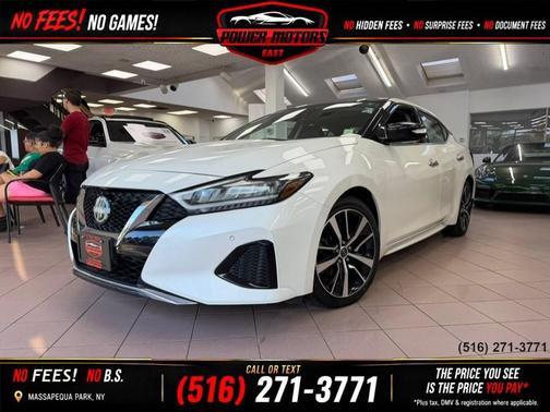 Pearl White TriCoat 2023 Nissan Maxima SL Sedan