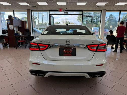 Pearl White TriCoat 2023 Nissan Maxima SL Sedan