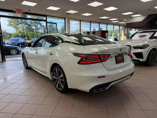 Pearl White TriCoat 2023 Nissan Maxima SL Sedan