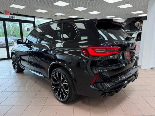 Black Sapphire Metallic 2022 BMW X5 M Base